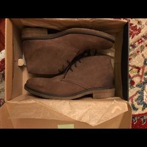 The walking company J.Koda Men’s desert boots.